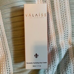New Valaiss Necessity Hydrating Day Cream